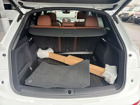 Used 2023 Audi Q5 2.0T Prestige w/ Prestige Package image 16