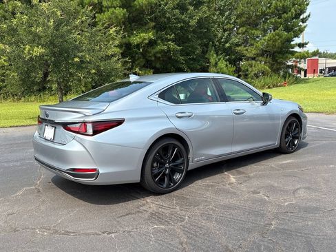 Used 2022 Lexus ES 300h F Sport w/ Accessory Package FWD image 31