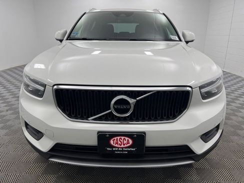 Used 2020 Volvo XC40 T5 Momentum w/ Protection Package Premier image 3