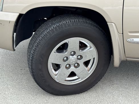 Used 2005 Dodge Dakota Laramie image 37