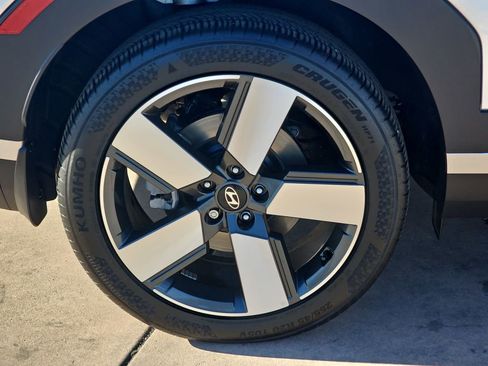 Used 2024 Hyundai Santa Fe Limited image 40