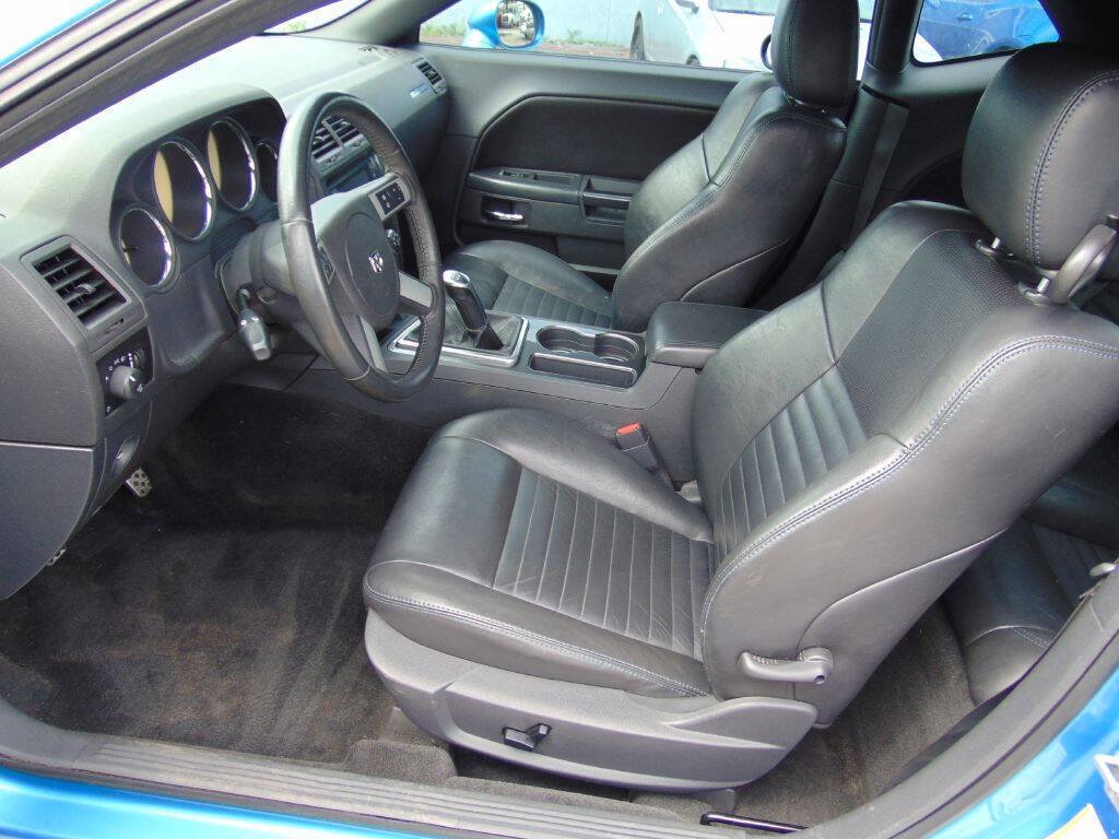 Used 2009 Dodge Challenger R/T RWD image 15