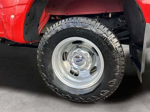 Used 2023 Ford F350 Lariat w/ Chrome Package image 11