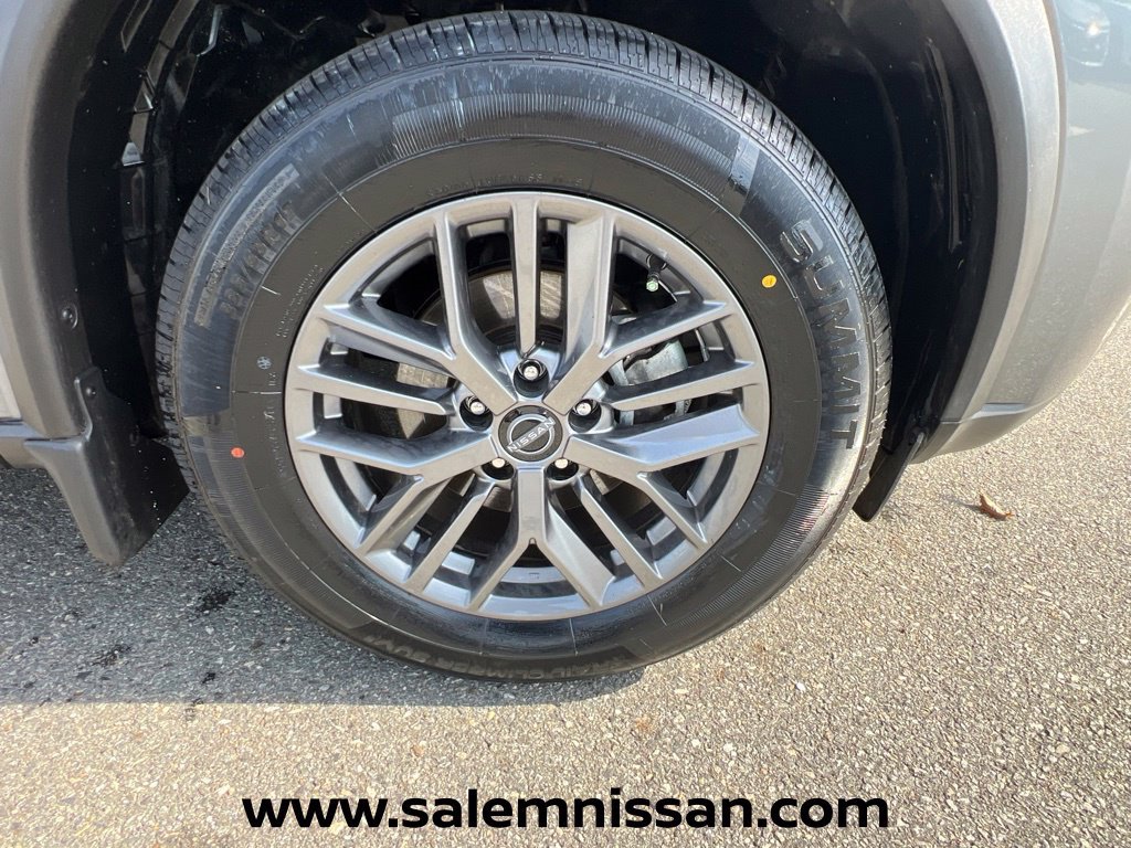 Used 2023 Nissan Rogue S AWD/4WD image 26