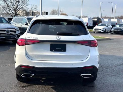Used 2025 Mercedes-Benz GLC 300 4MATIC image 10