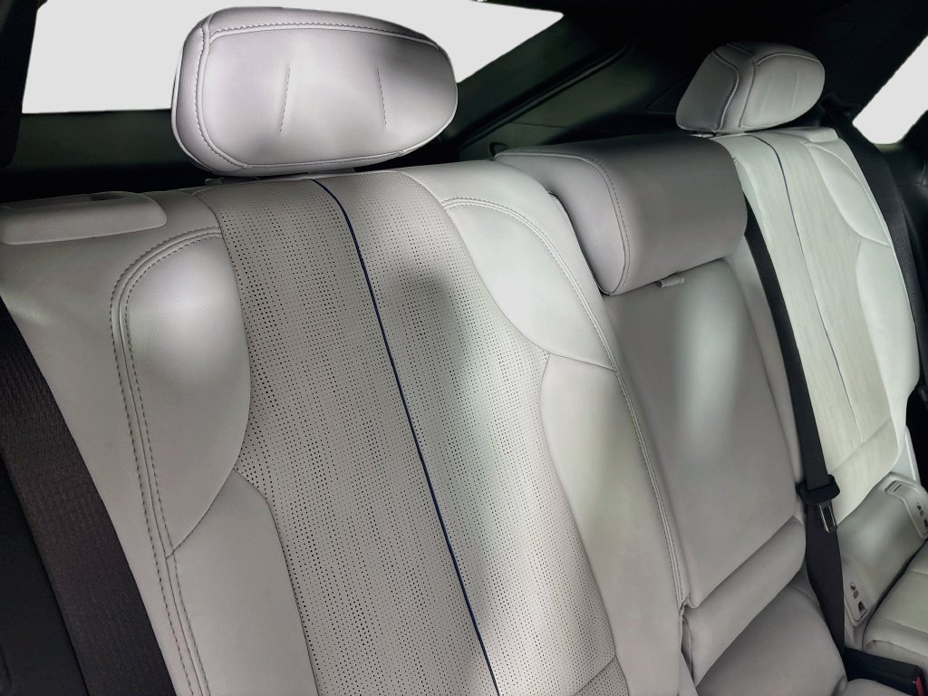 Certified 2024 Cadillac Lyriq Luxury AWD/4WD image 30