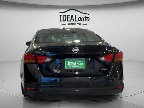 Used 2024 Nissan Altima 2.5 SV image 4
