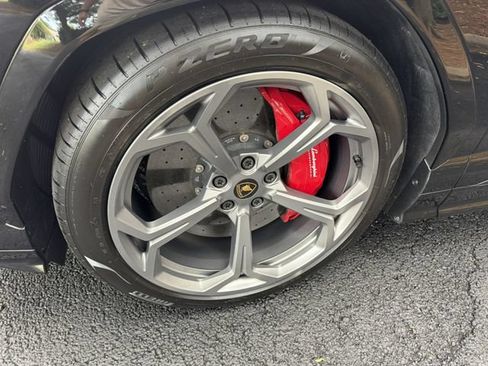 Used 2020 Lamborghini Urus AWD/4WD image 9