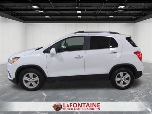 Certified 2020 Chevrolet Trax LT w/ Sun & Sound Package image 5