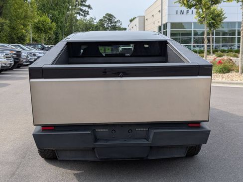 Used 2024 Tesla Cybertruck AWD Crew Cab image 4