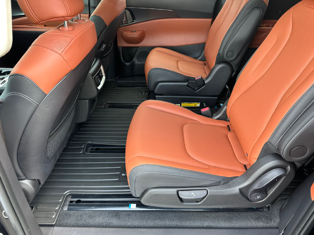 New 2027 Kia Carnival SX w/ Dark Edition Package FWD image 21