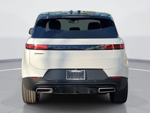 Used 2024 Land Rover Range Rover Sport SE image 4