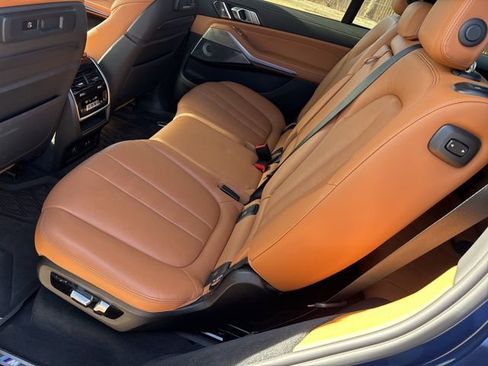 Used 2022 BMW X7 M50i image 26