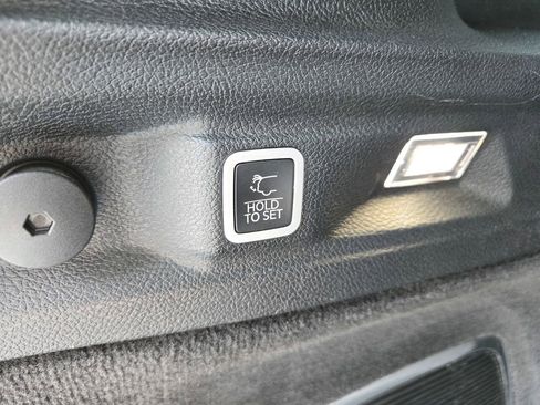 Used 2021 Jeep Grand Cherokee L Overland w/ Luxury Tech Group IV image 30