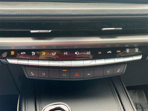 Used 2024 Cadillac XT4 Sport image 16