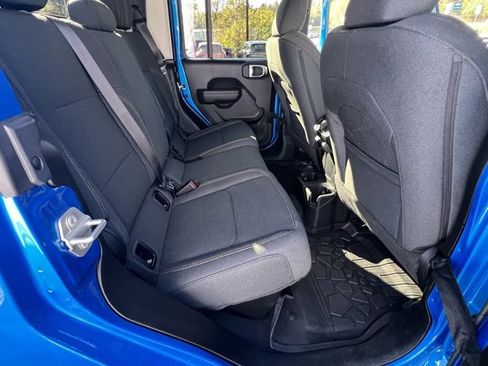 Used 2025 Jeep Gladiator Sport image 26