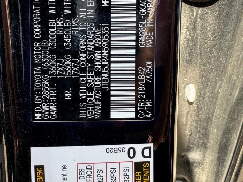 Used 2021 Toyota 4Runner SR5 Premium w/ Moonroof Package AWD/4WD image 26