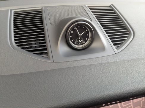 Certified 2026 Porsche Macan image 21