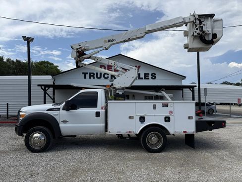 Used 2012 Ford F550 4x4 Regular Cab Super Duty w/ Snow Plow Prep Pkg image 4