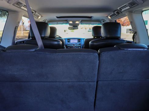 Used 2017 INFINITI QX80 2WD w/ Driver Assistance Package image 29