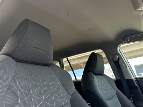 Used 2021 Toyota RAV4 XLE w/ Carpet Mat Package (TMS) image 16