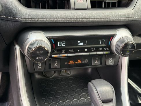 Used 2024 Toyota RAV4 XLE w/ Weather Package AWD/4WD image 19