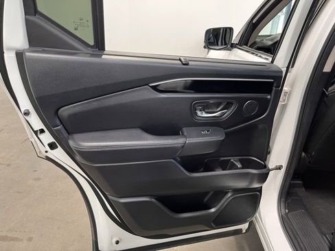 Used 2023 Honda Pilot EX-L image 19