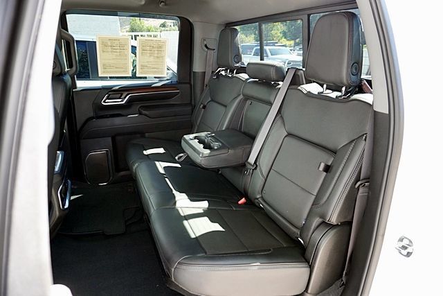 Used 2024 GMC Sierra 2500 Denali w/ Technology Package AWD/4WD image 30