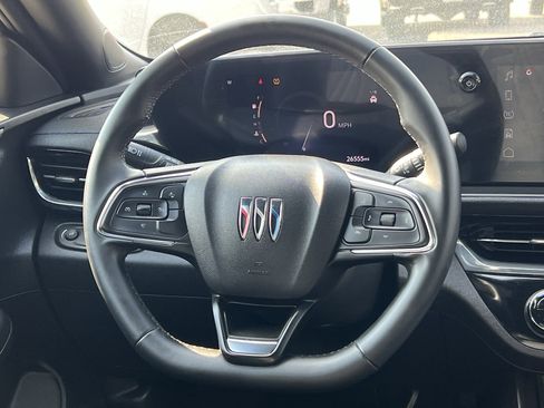 Used 2025 Buick Envista Sport Touring image 11