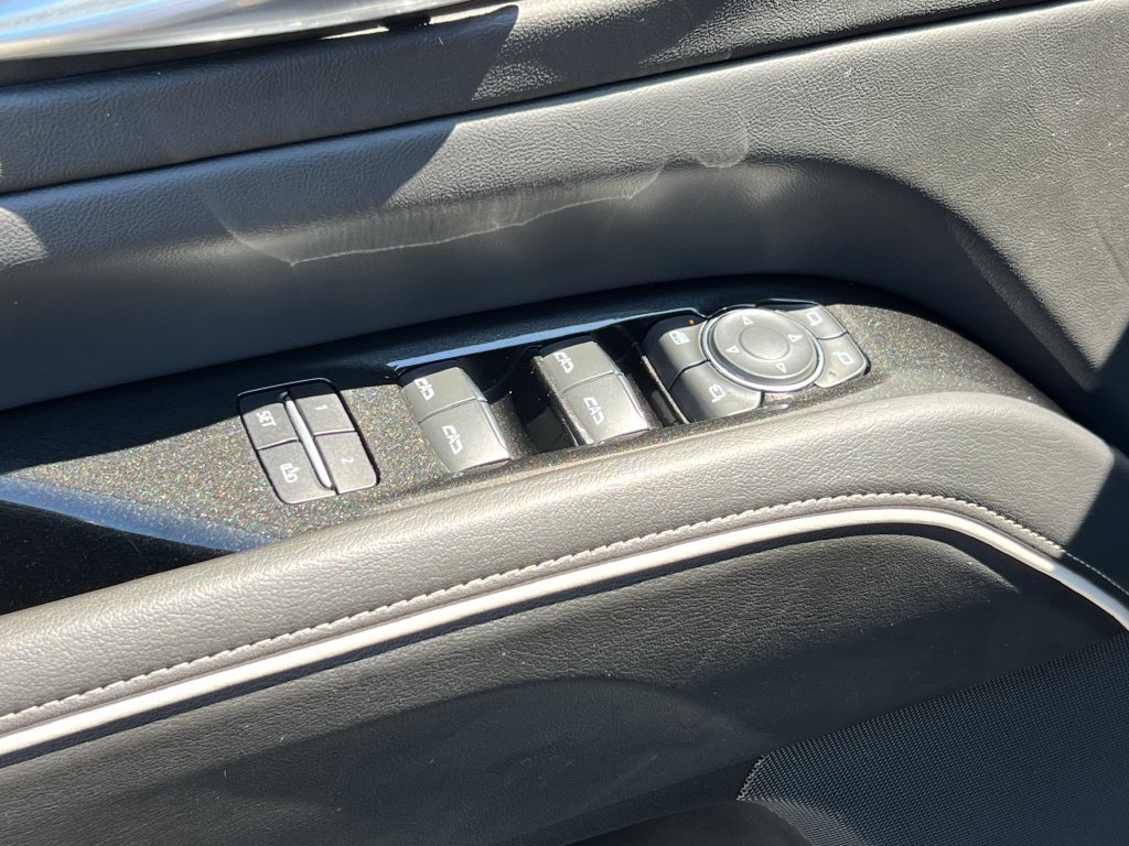 Used 2022 Cadillac Escalade ESV Premium Luxury RWD image 6