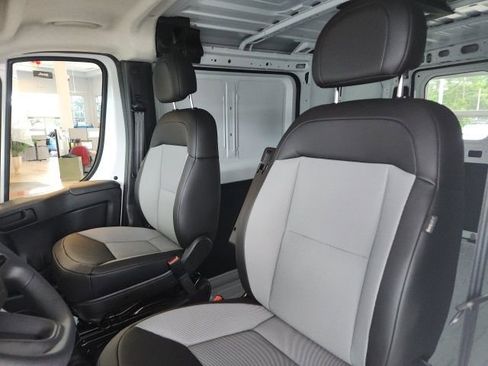 New 2025 RAM ProMaster 1500 w/ Convenience Group FWD image 27