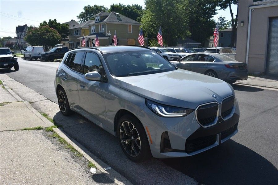 Used 2025 BMW X3 xDrive30i AWD/4WD image 4
