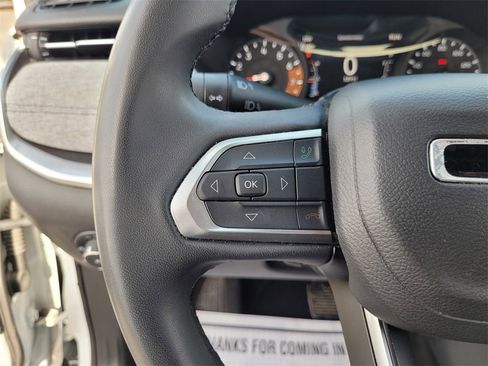 Used 2024 Jeep Compass Latitude image 21