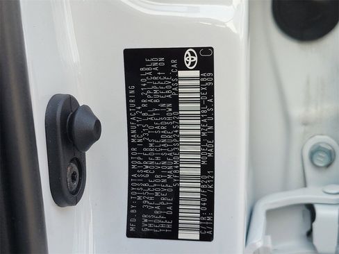 Used 2025 Toyota Corolla LE image 31