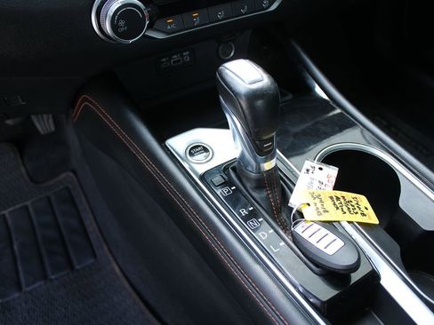 Used 2023 Nissan Altima 2.5 SR FWD image 9