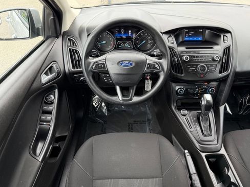 Used 2016 Ford Focus SE w/ Reverse Sensing Package FWD image 28