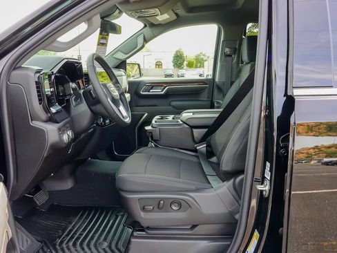 New 2026 GMC Sierra 1500 SLE w/ Max Trailering Package AWD/4WD image 14