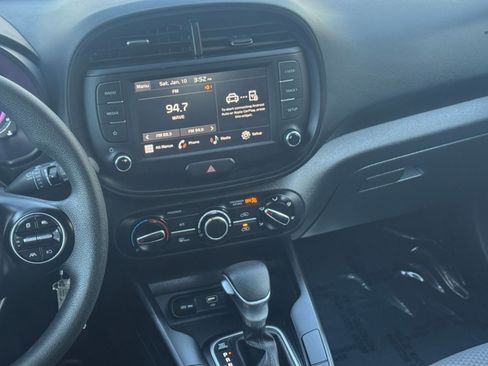 Used 2025 Kia Soul LX w/ LX Technology Package image 21