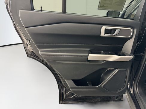 Used 2023 Ford Explorer XLT w/ Equipment Group 202A AWD/4WD image 28