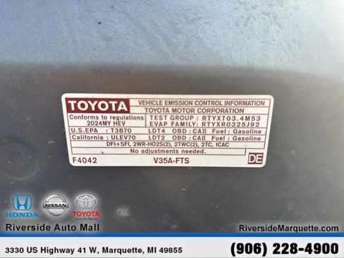 Used 2024 Toyota Tundra Limited w/ TRD Off-Road Package AWD/4WD image 14