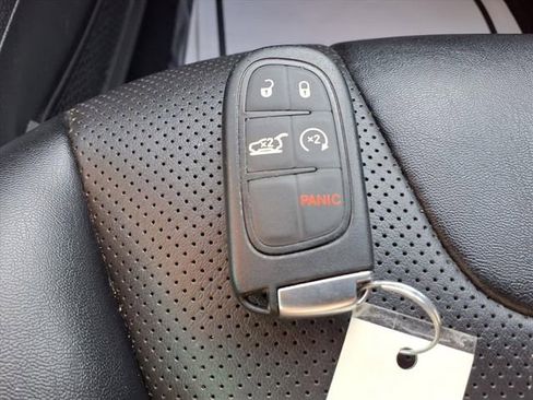 Used 2023 Jeep Cherokee Altitude Lux image 99