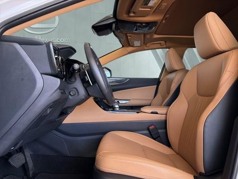 Certified 2025 Lexus NX 250 FWD w/ Accessory Package (Z1) image 7