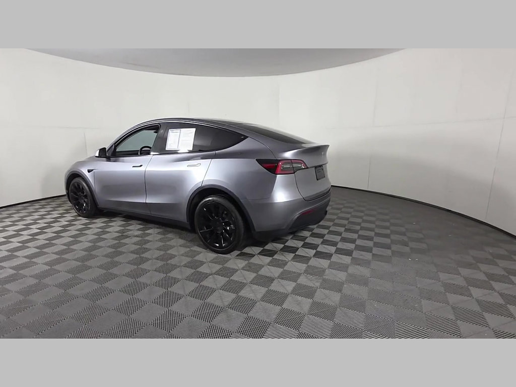 Used 2025 Tesla Model Y Long Range AWD/4WD image 45