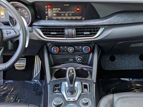 Used 2022 Alfa Romeo Stelvio Sprint image 12