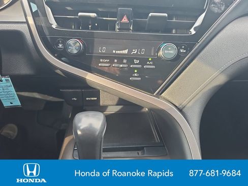 Used 2022 Toyota Camry SE FWD image 15