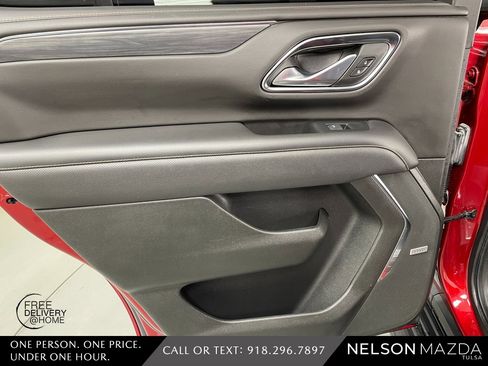 Used 2021 GMC Yukon SLT w/ SLT Premium Package image 39