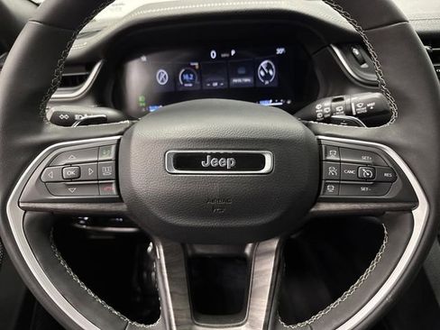 Used 2024 Jeep Grand Cherokee Limited w/ MOPAR Finishing Package image 18