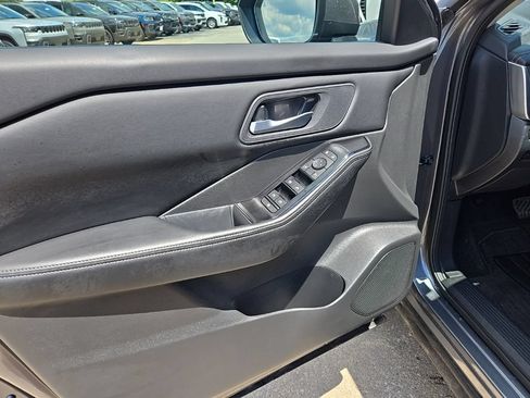 Used 2026 Nissan Rogue SV FWD image 30