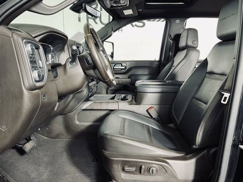Used 2021 GMC Sierra 3500 Denali w/ Denali Ultimate Package image 9