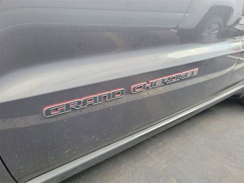 Used 2017 Jeep Grand Cherokee Trailhawk image 8